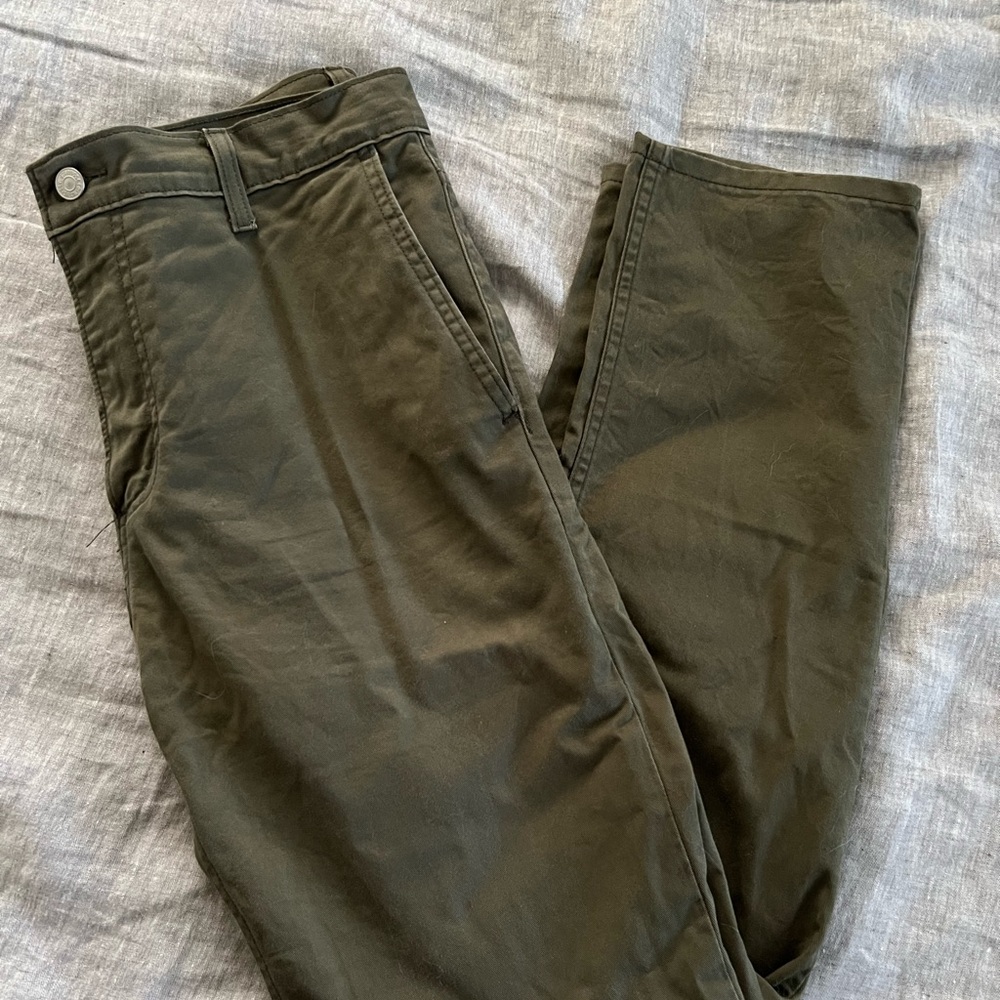 Men’s green Levi pants